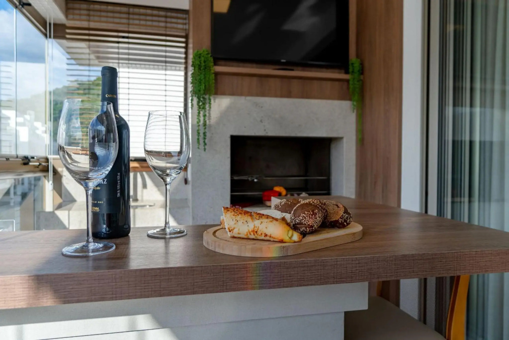 Punta Blu Residence, Luxuoso Apartamento no centro de Bombinhas - 4 dorm