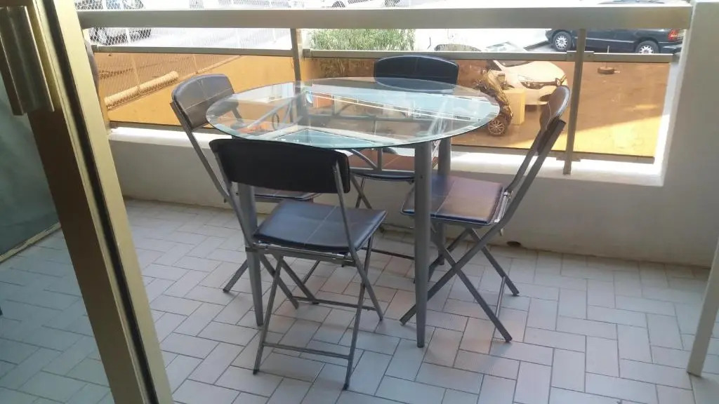 STUDIO 3mn A PIED DE LA PLAGE AVEC TERRASSE