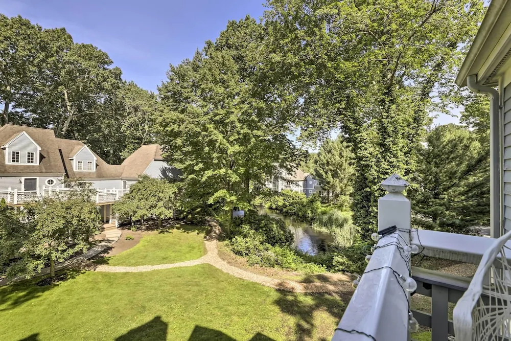 Lovely Norwich Villa, On Golf Course w/ Amenities