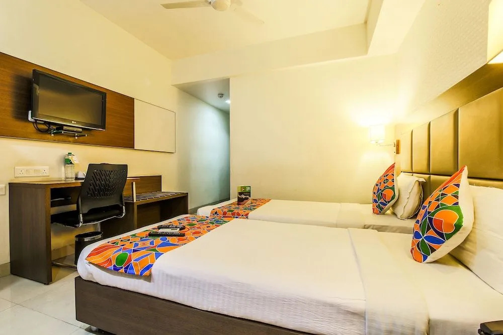 FabHotel The Pinnacle