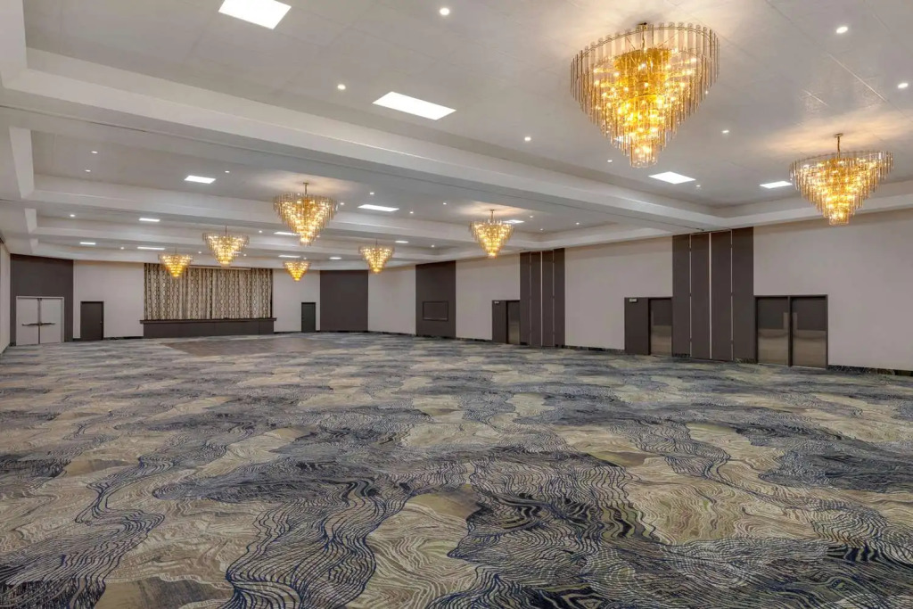 DoubleTree by Hilton Kingston - Newly Renovated