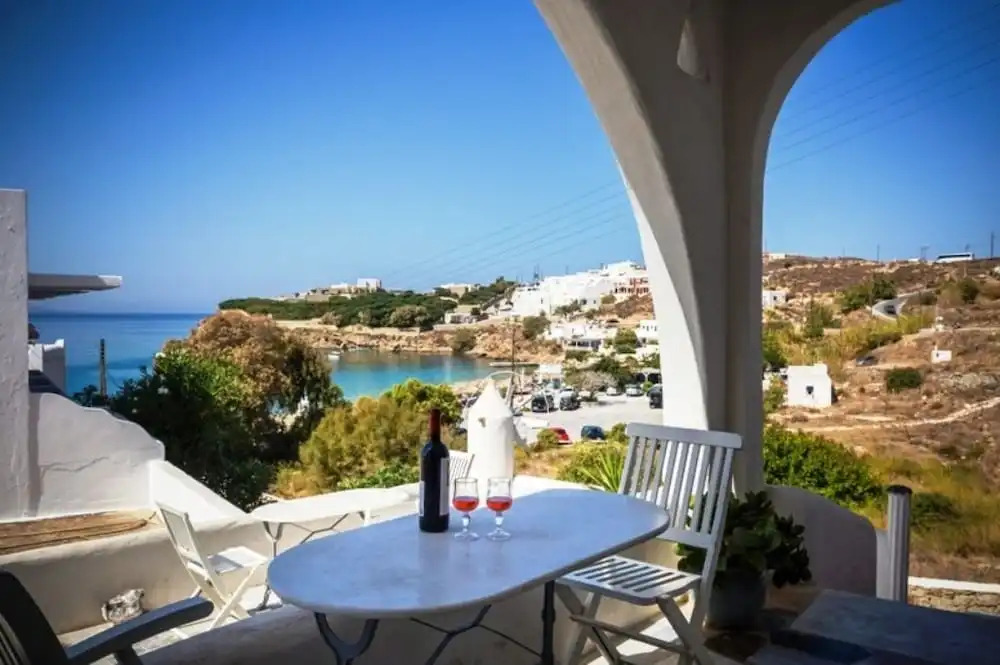 Mina Beach Hotel