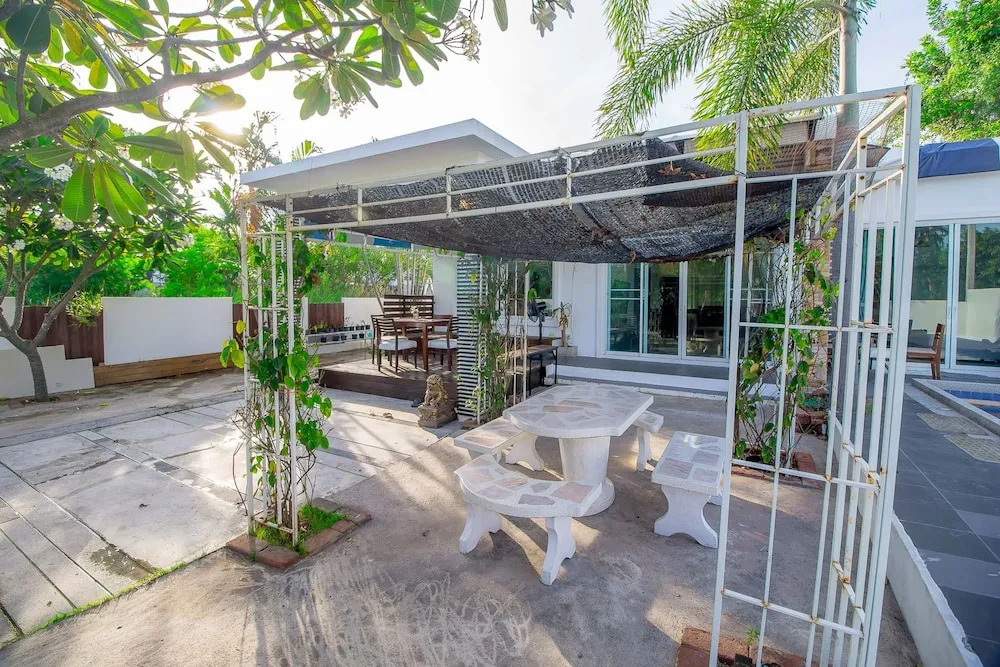 Baan Coco Pool Villa