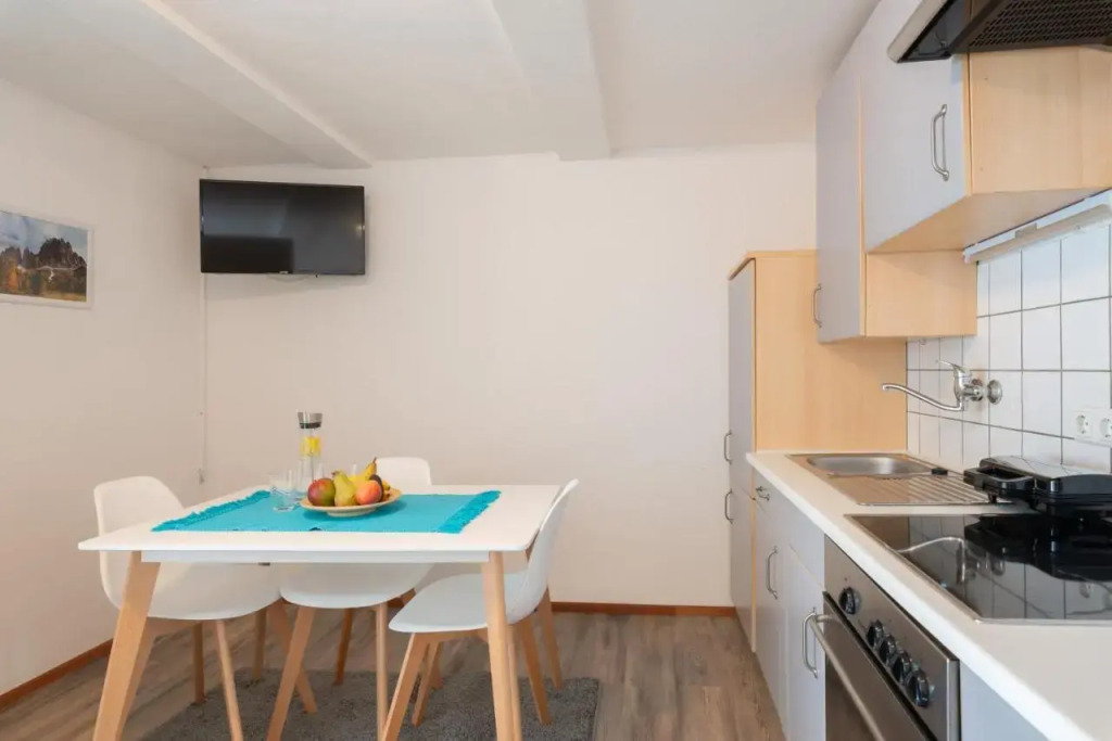 Alpine Hostel A12