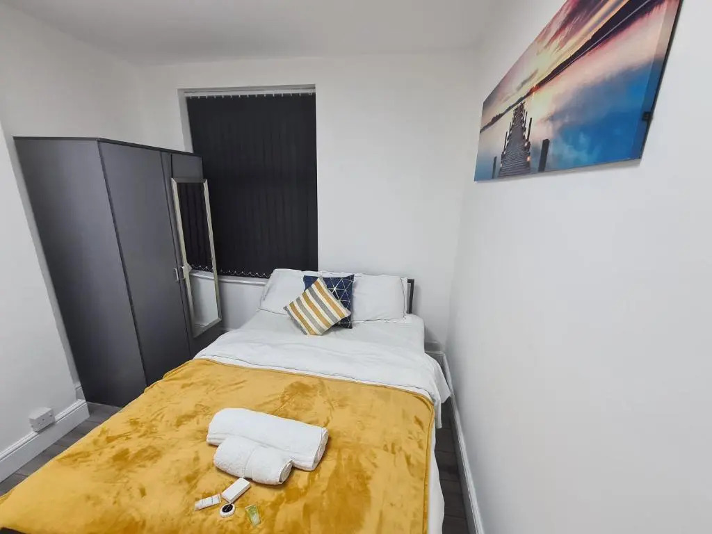 Property Malak Homz - West Street 2 Bed Premium Apartment