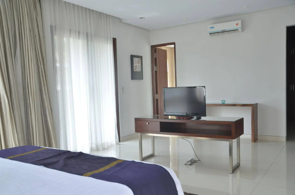 Breeze Blows City View Villa 4 Bedrooms and 1 Familly Bedroom With a Private Heated Swimming Pool and a Billiard Table