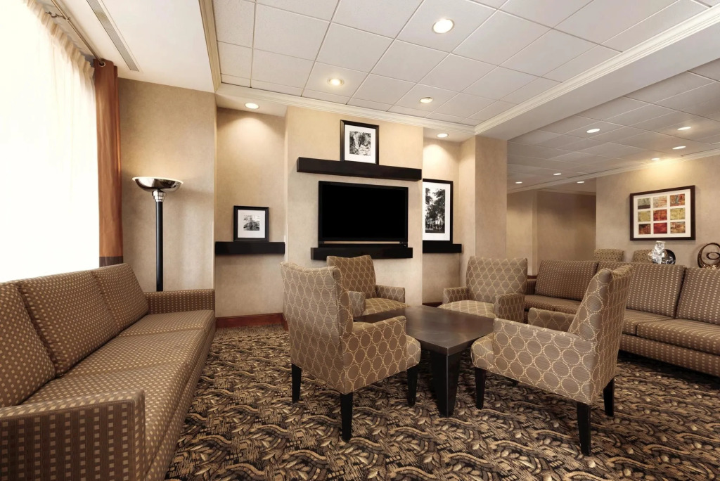 Hampton Inn & Suites Country Club Plaza