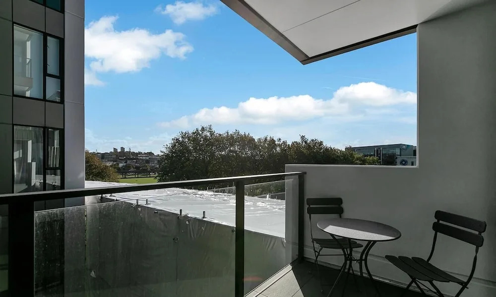 QV Modern New Apt near Viaduct with WiFi - 931