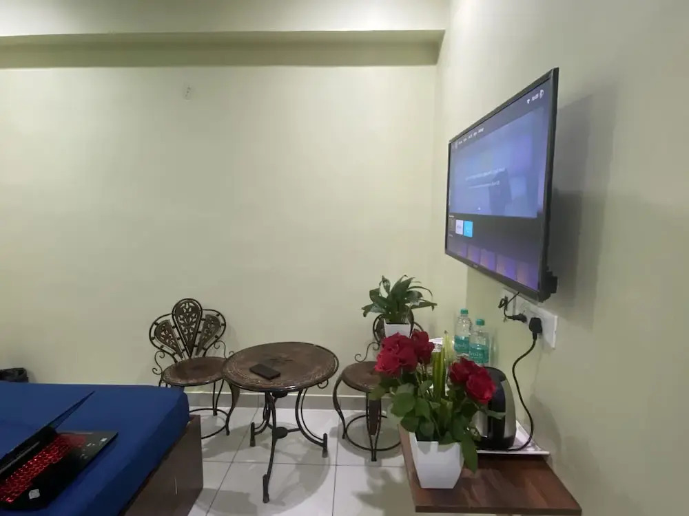 Pause LAVISH Living Gurgaon