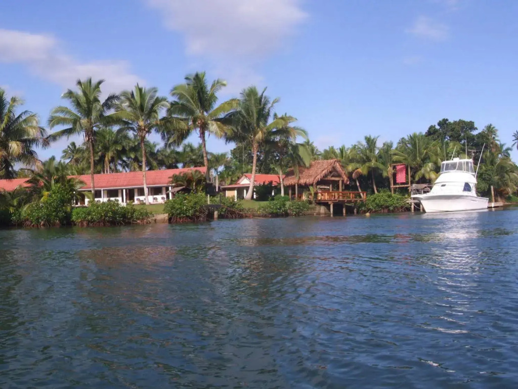 Club Oceanus Resort