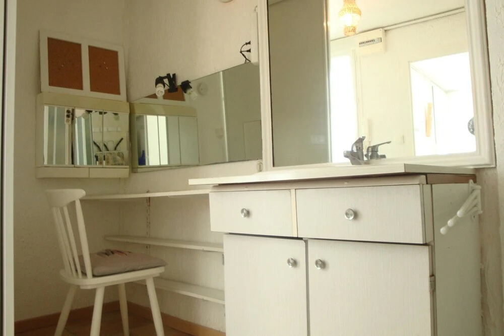 Studio in Les Sables-d'olonne, With Wifi - 100 m From the Beach