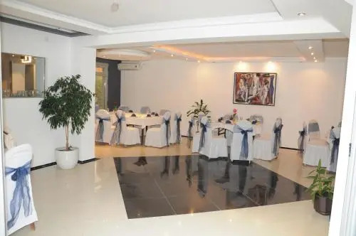 Lira Inn