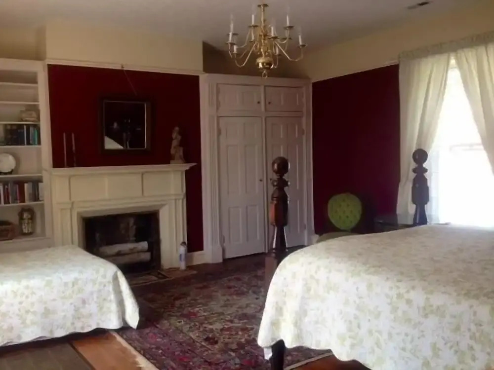 Maysville Manor Bed & Breakfast