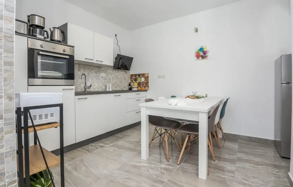 Stunning Home in Benkovac With Wifi, 3 Bedrooms and Outdoor Swimming Pool