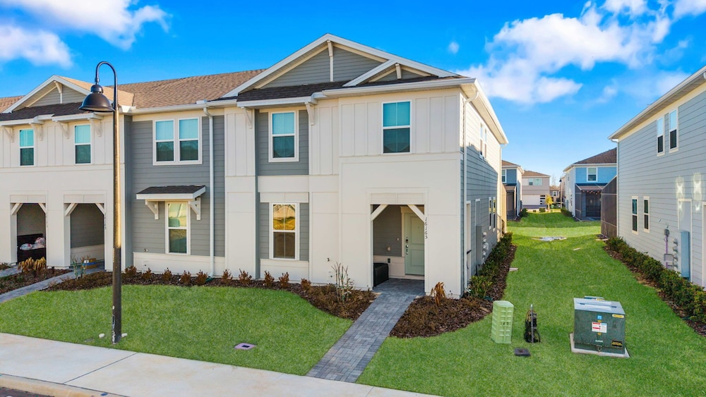 Stunning 5Bd w Pool & Game Room Near Disney 16165