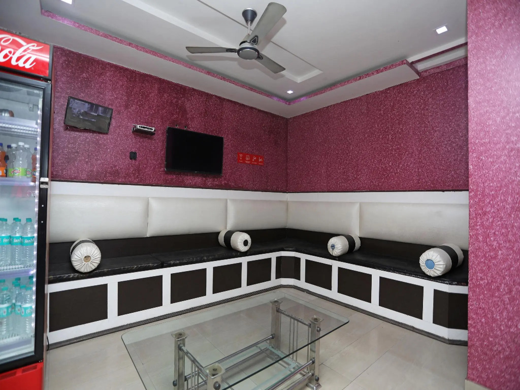 OYO 14983 Gawala Ashram