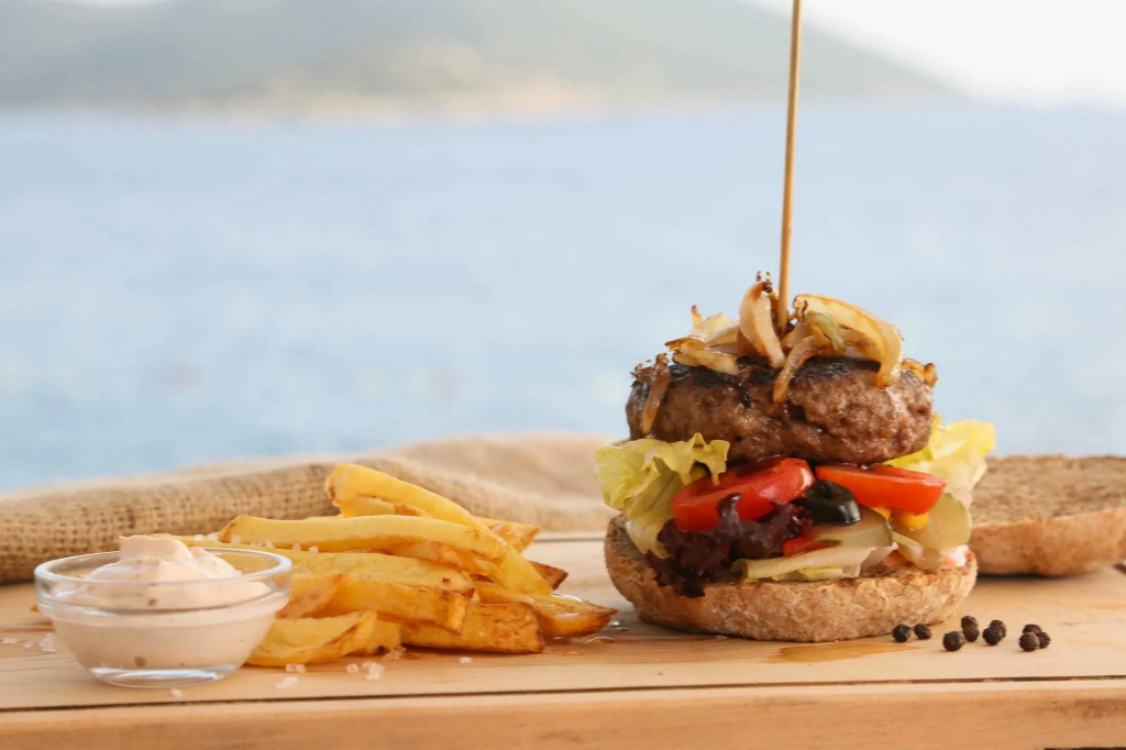 Nur Beach Hotel
