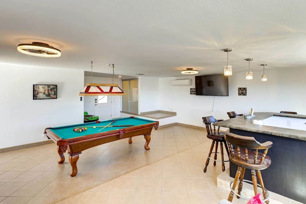 Lake Havasu Home w/ Heated Pool & Putting Green
