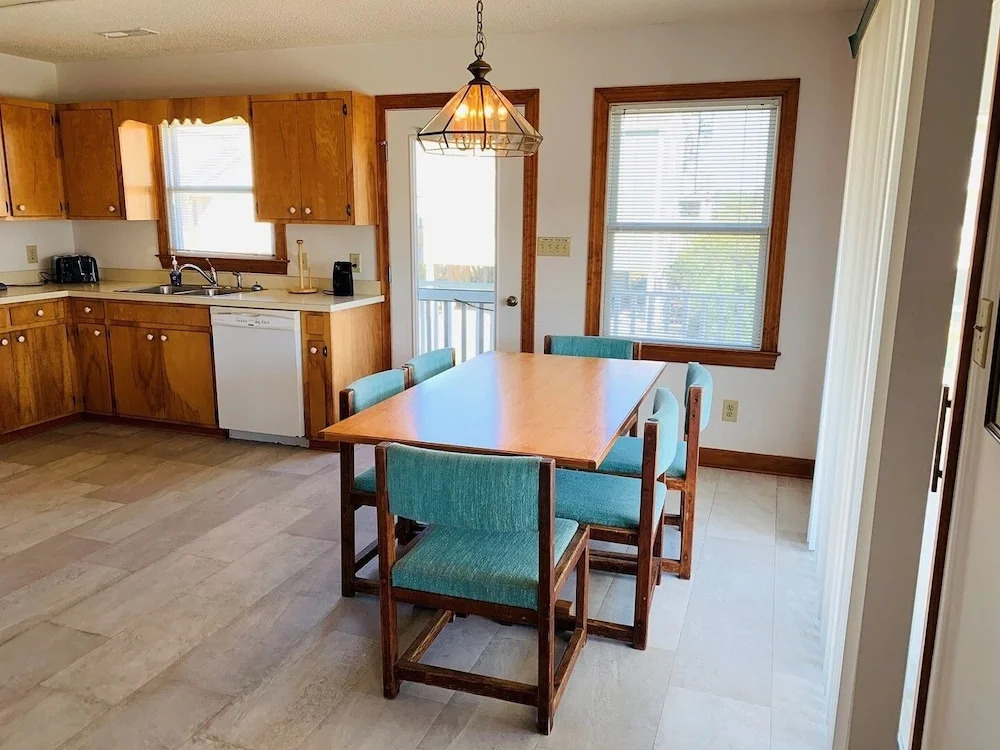 Yankee Traitor II - 4 Br Home
