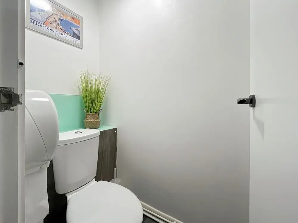 Central Brighton 2-bedroom Apartment 1 Double & 2 Single Beds Sleeps 4