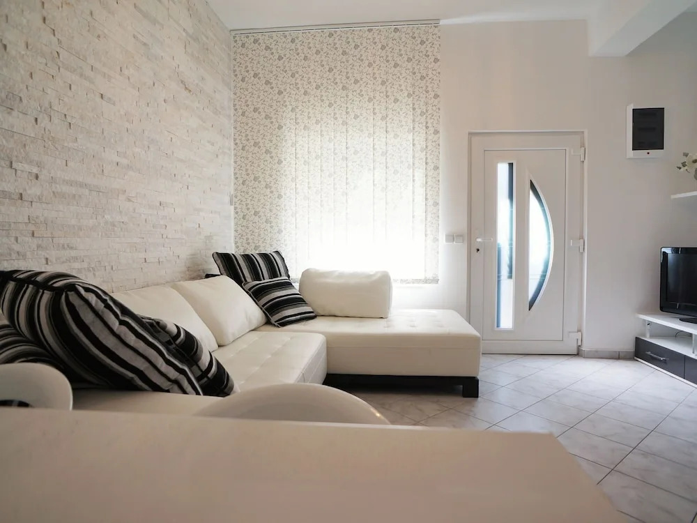 Beautiful Modern Apartment For Max 6 Persons Just 350 Meters From The Beach