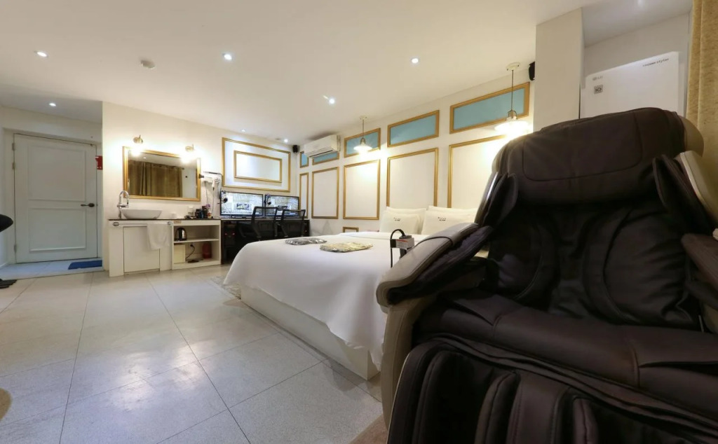 Yaja Hotel