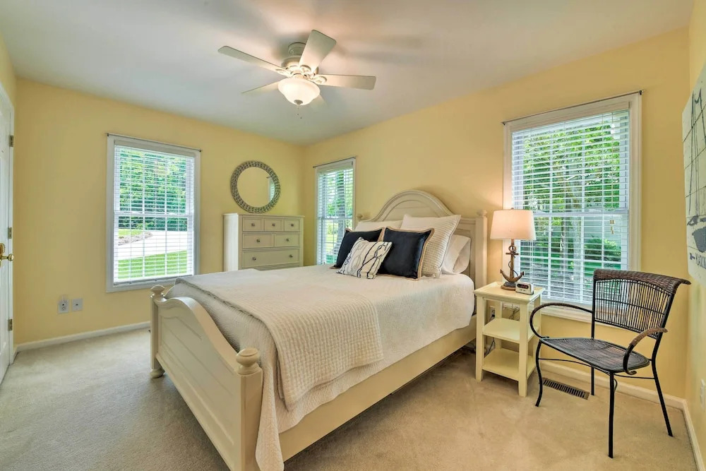 Lake Norman Retreat w/ Dock ~ 1 Mi to Marina!