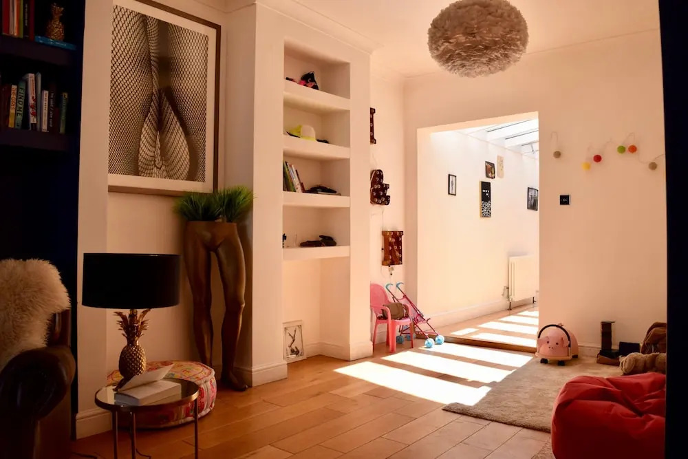 2 Bedroom House in Shepherd's Bush