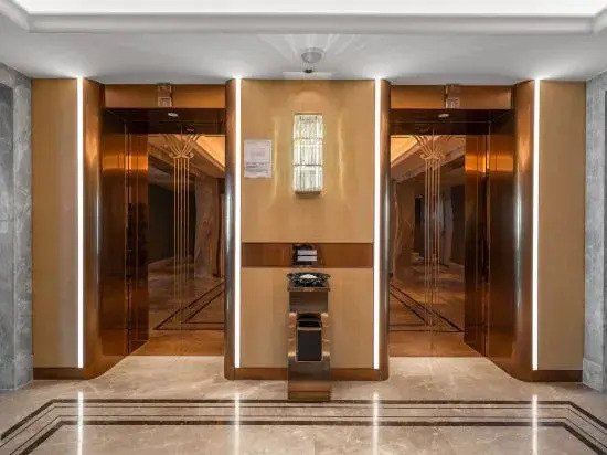 Vienna International Hotel （Tongnan Red Star Macalline）