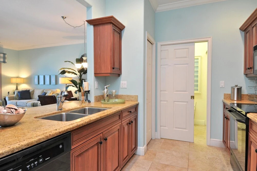 Direct Beach Front Apartment 3