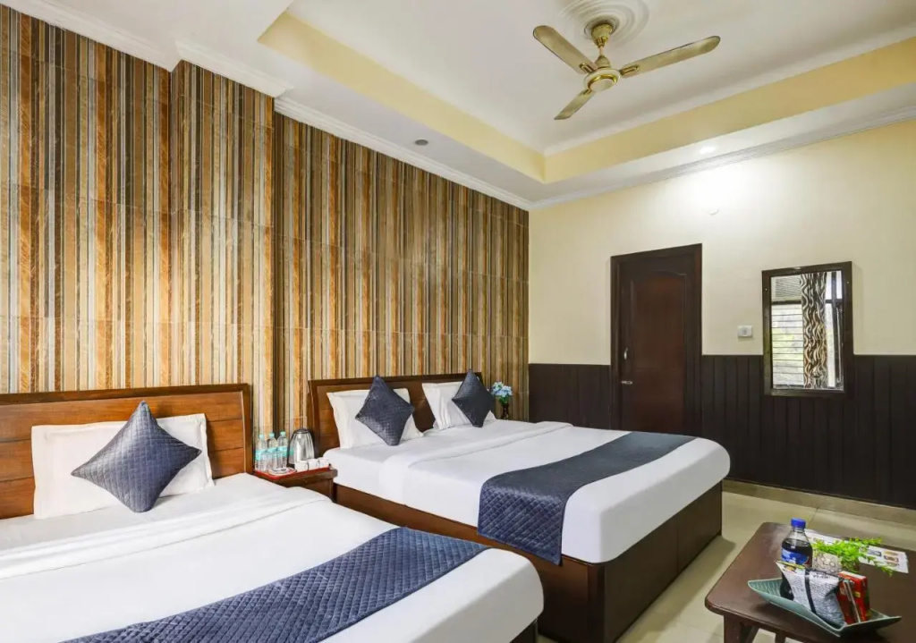 1 BR Guest house in BAN GANGA ROAD, Katra (0286), by GuestHouser