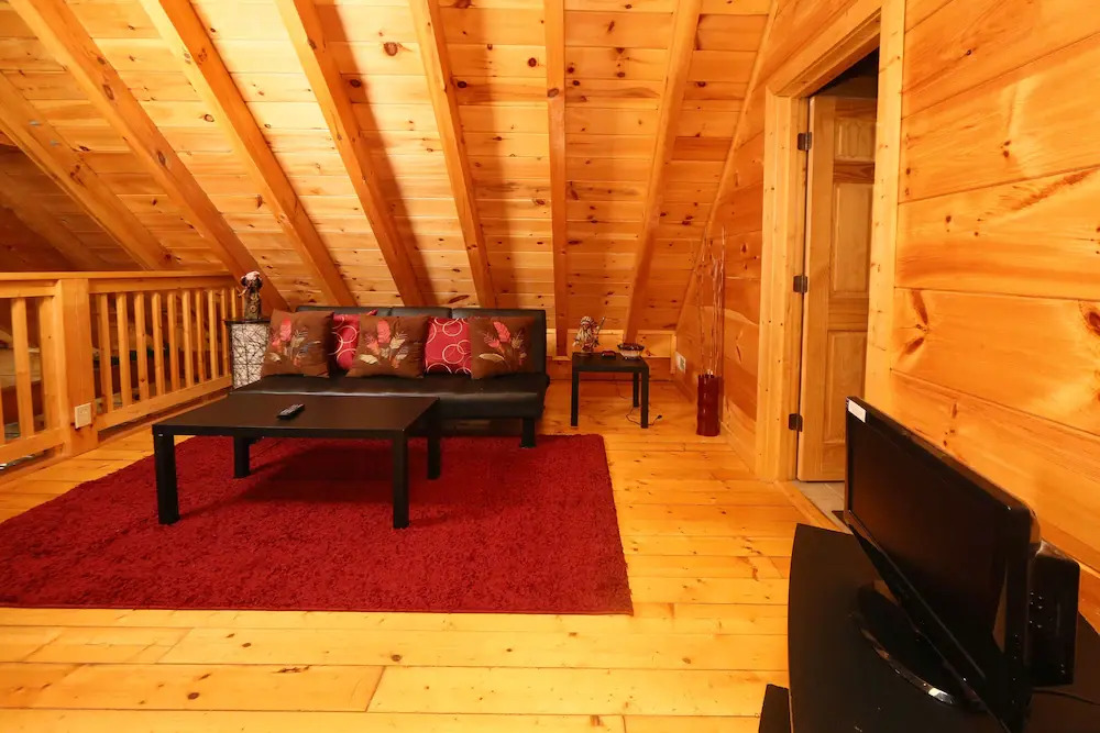 Off The Clock 4 Br cabin by RedAwning