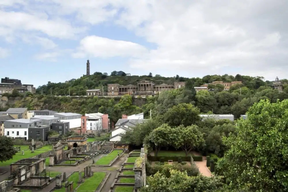 1 Bedroom Apartment In Edinburgh
