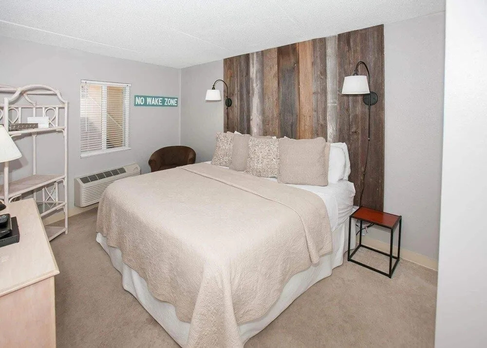 Emerald Skye 21 1 Bedroom 1 Bathroom Condo