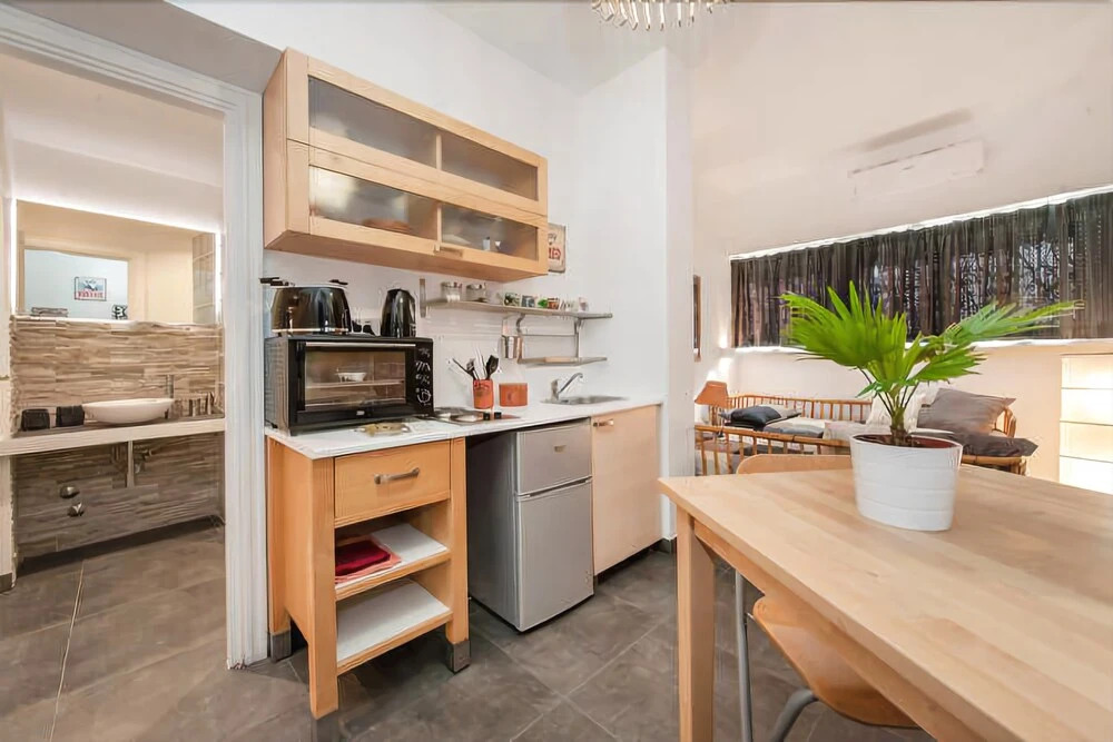 Superior 5 BD & BR Apt in Vatican Area
