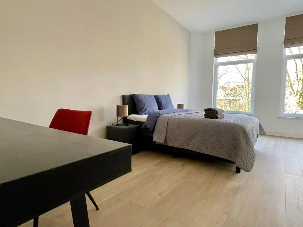 Fantastic 1 Bedroom Serviced Apartment 64m2 -MNL F-