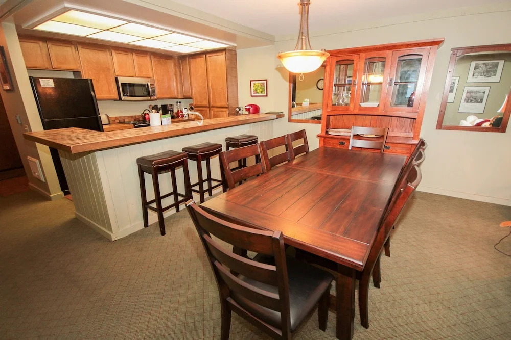 Mountainback #61, Den 2 Bedroom Condo