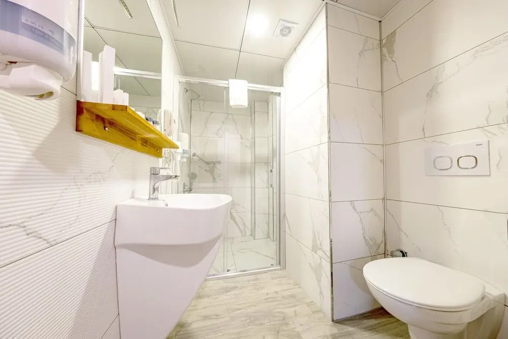 Madeen City Hotel