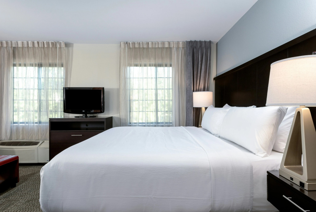 Staybridge Suites Chantilly Dulles Airport by IHG