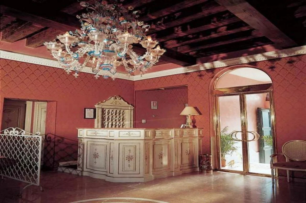 Отель Tre Archi