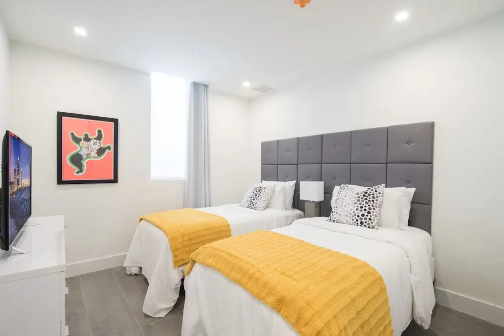 VHC Luxury Apartments 538-202