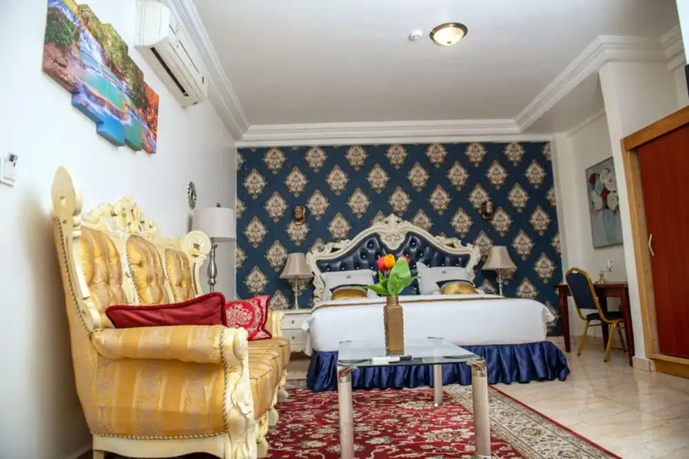 Marriot Metropolitan Hotel