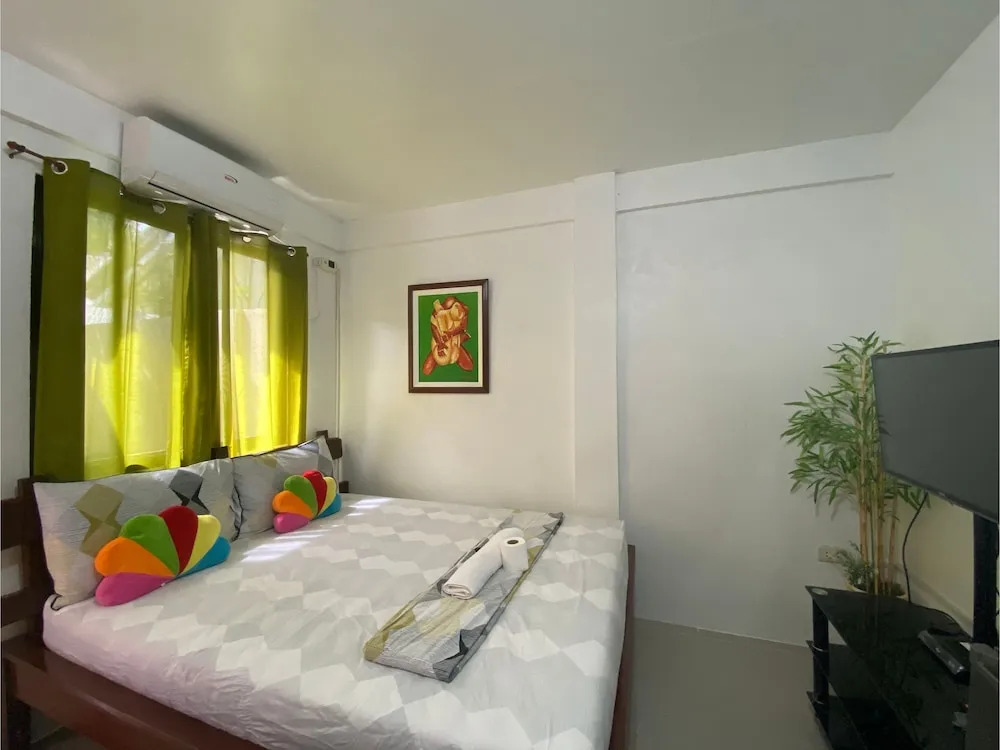 OYO 693 Titan Residence Mactan