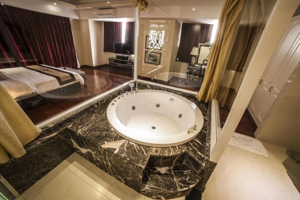 Moonlight Hotel Hue