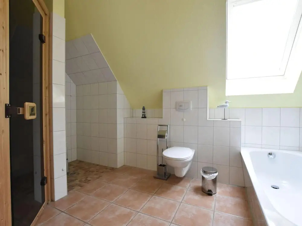 5-zimmer-ferienunterkunft in Zierow mit Garten