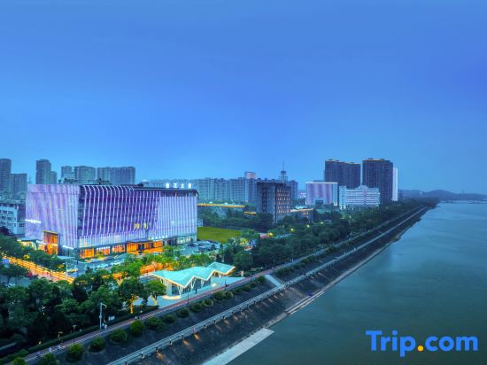 Jiang Shan Yixili Hotel