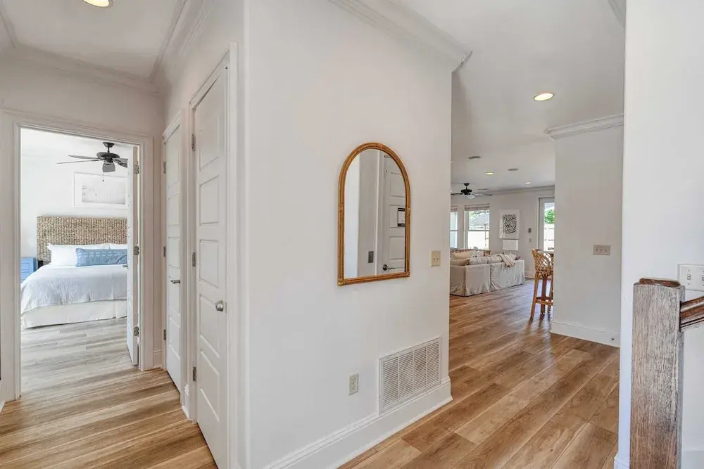 Sleeps 20, Private Pool, Putting Green, Walk to Beach Vitamin Sea by Avantstay