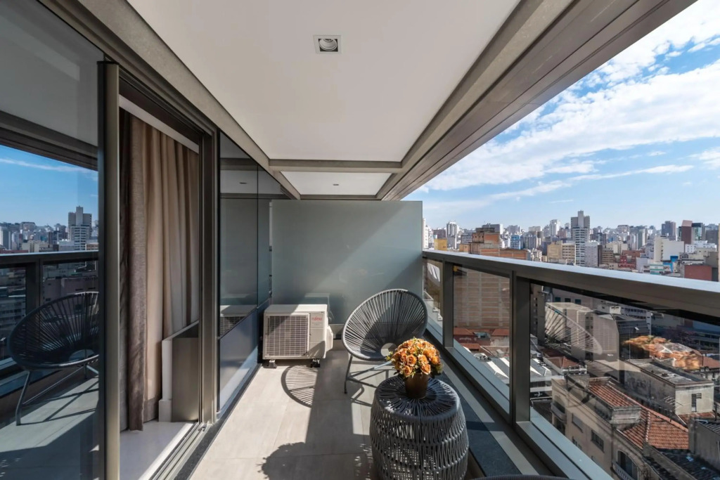 5 Studios Luxo Varanda Cozinha Equipada Piscina Academia Garagem WiFi Perto do Metrô Praça da República São Paulo