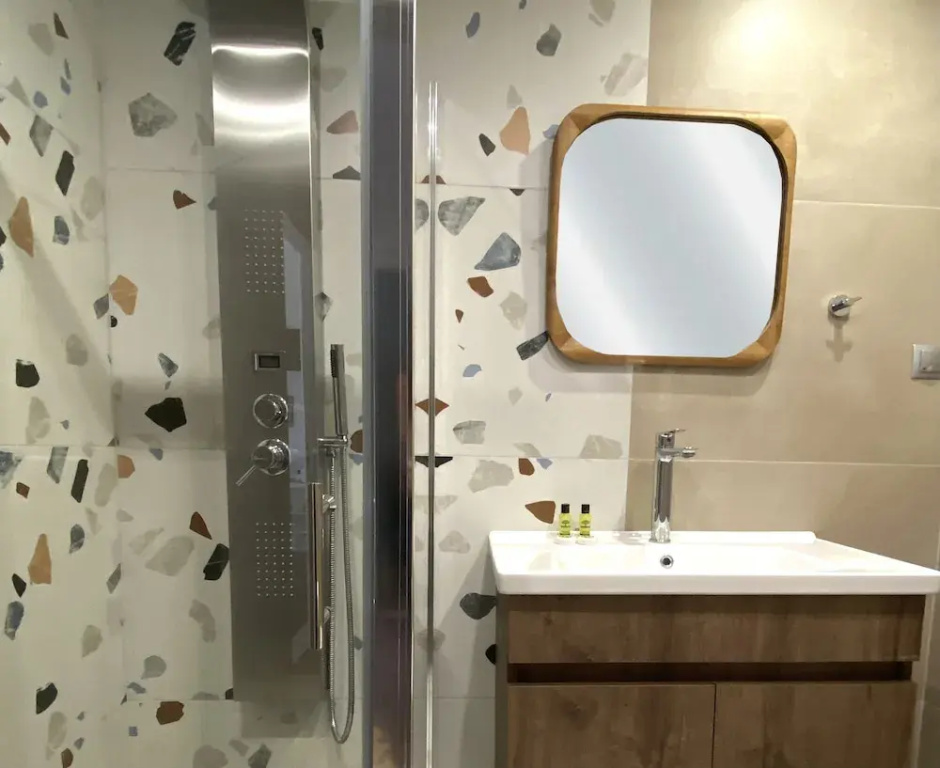 Penthouse & apartments by the Sea airport Airstay
