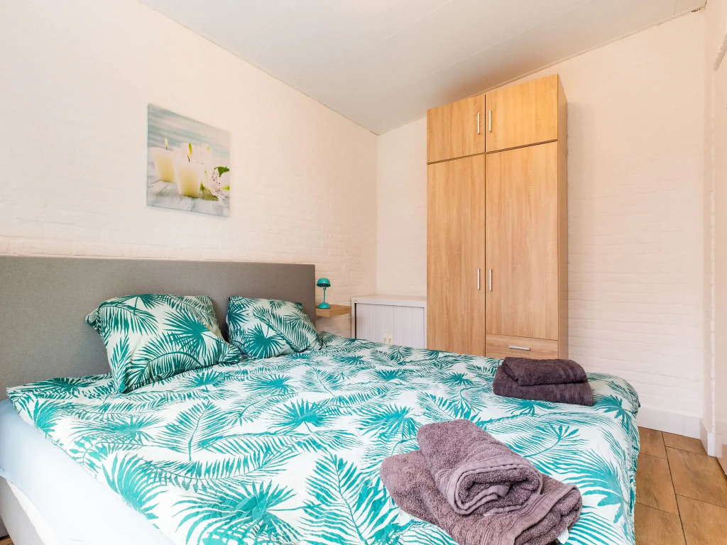 Holiday Home in Noordwijkerhout near Lake
